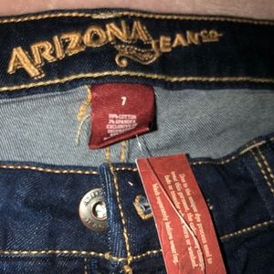 NWT Cropped Jeans Size 7